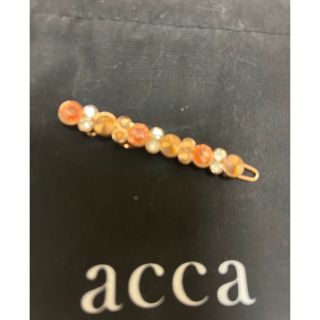 アッカ(acca)のacca ベリー　サーモンピンク系　カエル足(ヘアピン)