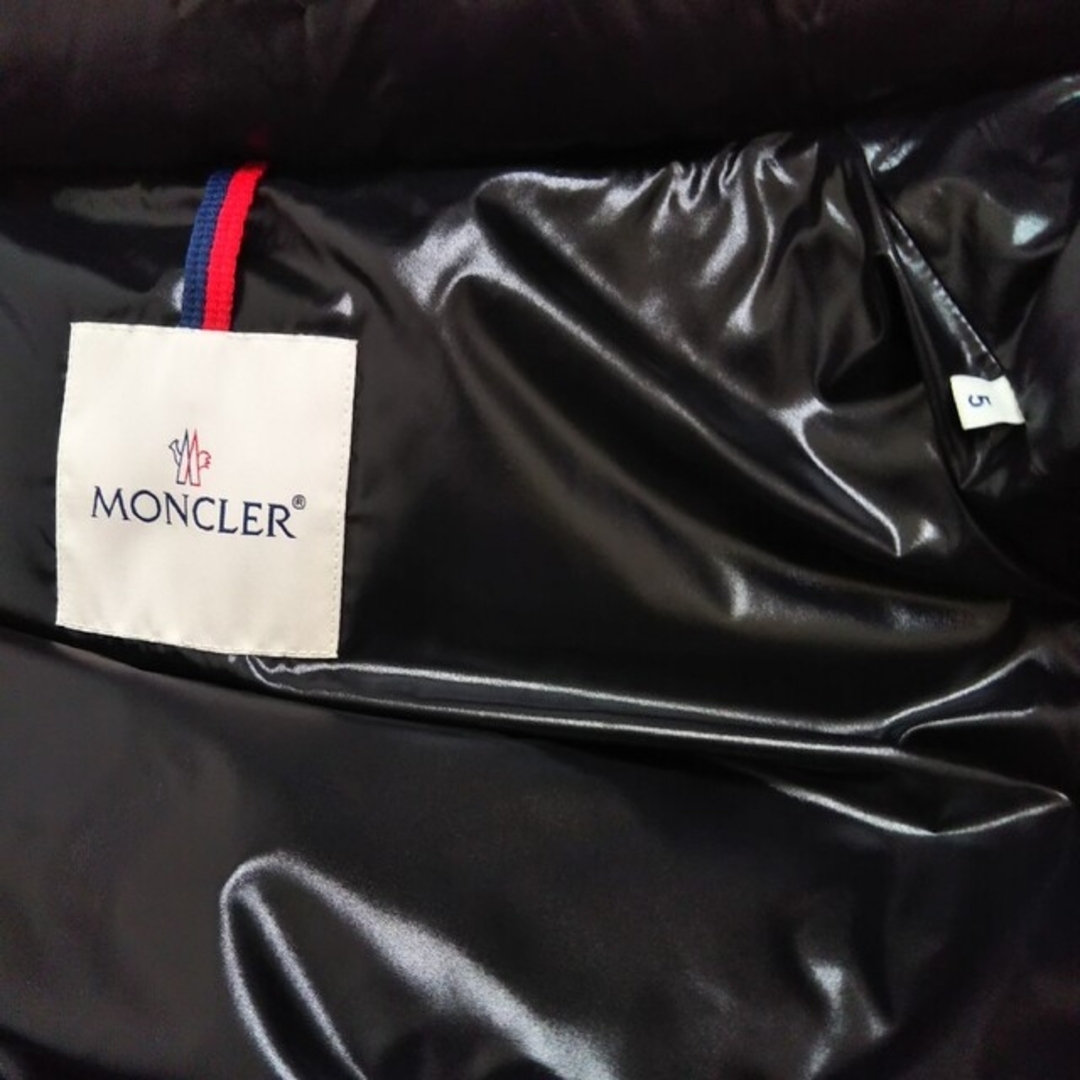 MONCLER(モンクレール)のモンクレール Balabio ダウン ベスト ジレ フード リアルファー 黒 レディースのジャケット/アウター(ダウンベスト)の商品写真