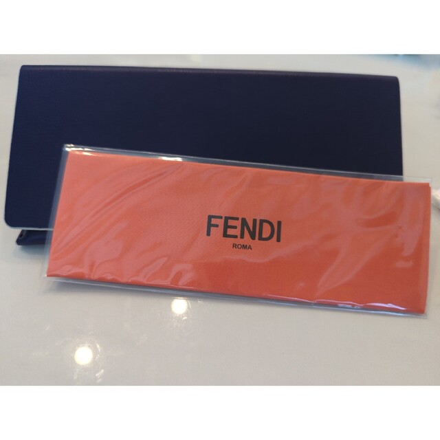 FENDI(フェンディ)のFENDI サングラス レディースのファッション小物(サングラス/メガネ)の商品写真