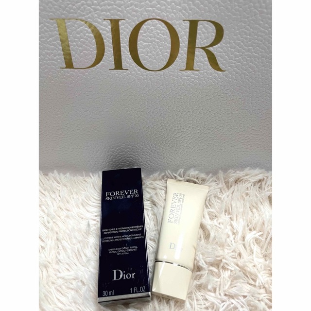 Dior ディオールスキンフォーエヴァースキンヴェール001 メイクアップベース 1