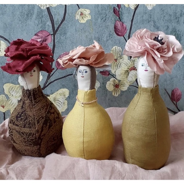 ACTUS(アクタス)の作家作品 flower doll  yellow &salmonpink ハンドメイドのぬいぐるみ/人形(人形)の商品写真