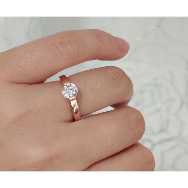 18K RGP ゴールド ダイヤ CZ 一粒 上品 リング　gu1075e レディースのアクセサリー(リング(指輪))の商品写真