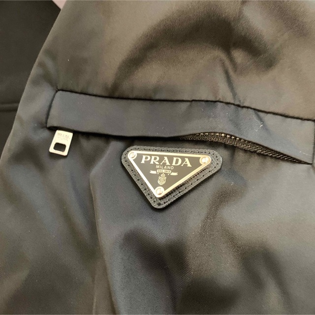 PRADA(プラダ)のご専用です　新品タグ付き　プラダ　バイマテリアル　フーディ　パーカー　L レディースのトップス(パーカー)の商品写真