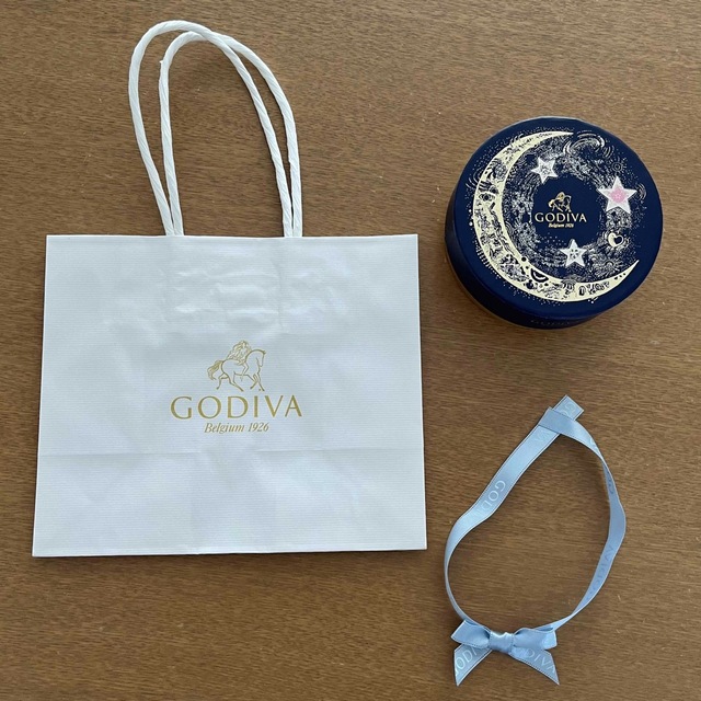 GODIVA(ゴディバ)のGODIVA  ショップ袋&紙製ボックス&リボン　3点セット　 レディースのバッグ(ショップ袋)の商品写真