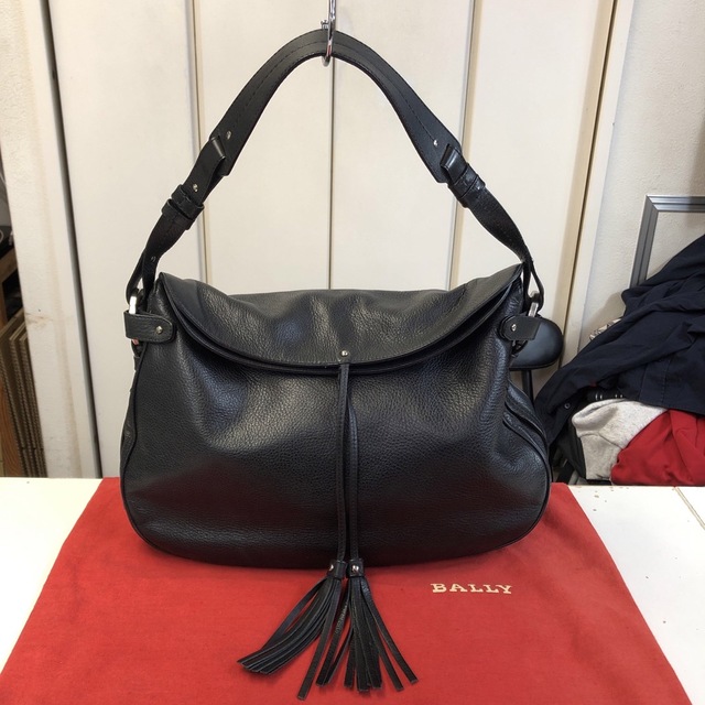 美品 BALLY CHAVELA レザーセミショルダーバッグ