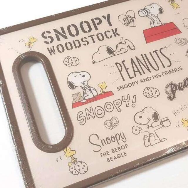 SNOOPY(スヌーピー)の新品 スヌーピー カッティングボード まな板 NEW ① SNOOPY エンタメ/ホビーのおもちゃ/ぬいぐるみ(キャラクターグッズ)の商品写真