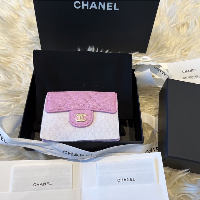 CHANEL(シャネル)の新品❤️CHANEL シャネル　マトラッセ　キャビアスキン　コンパクトウォレット レディースのファッション小物(財布)の商品写真
