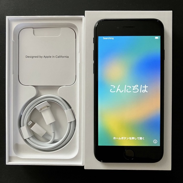 Apple(アップル)の【美品】iPhone SE2 64GB Black SIMフリー スマホ/家電/カメラのスマートフォン/携帯電話(スマートフォン本体)の商品写真