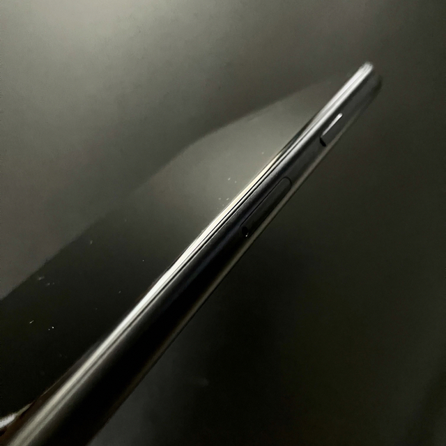 【美品】iPhone SE2 64GB Black SIMフリー指紋認証スマートフォン特徴