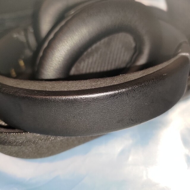 BOSE(ボーズ)のBOSE QuietComfort35ワイヤレスヘッドホン QC35 スマホ/家電/カメラのオーディオ機器(ヘッドフォン/イヤフォン)の商品写真