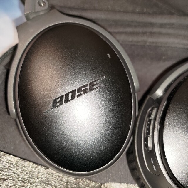 BOSE(ボーズ)のBOSE QuietComfort35ワイヤレスヘッドホン QC35 スマホ/家電/カメラのオーディオ機器(ヘッドフォン/イヤフォン)の商品写真