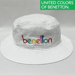 ベネトン(BENETTON)の【美品】benettonベネトンY2KやZ世代に♪マルチカラーロゴバケットハット(ハット)