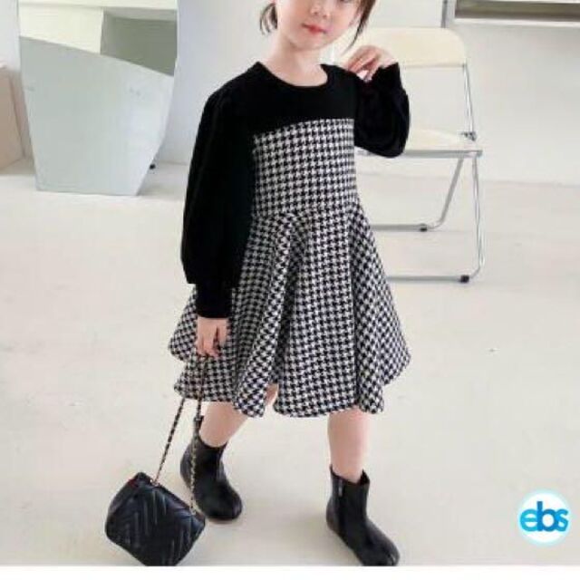 女の子130cm　千鳥柄ワンピース　ブラック（4928ZC） キッズ/ベビー/マタニティのキッズ服女の子用(90cm~)(ワンピース)の商品写真