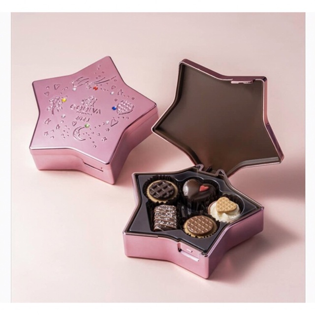 GODIVA(ゴディバ)の短期出品【未開封】ゴディバ GODIVAメリーゴーランド ワッフル キープセイク 食品/飲料/酒の食品(菓子/デザート)の商品写真