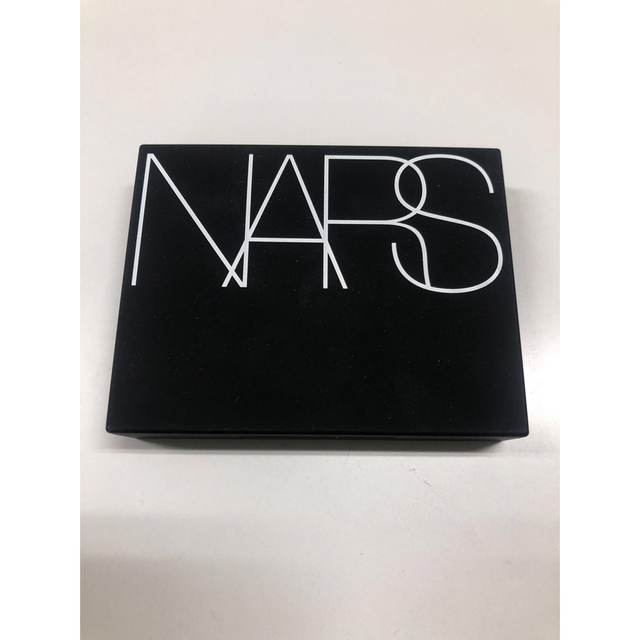 NARS(ナーズ)のNARS ライトリフレクティングセッティングパウダー プレストN 5894 コスメ/美容のベースメイク/化粧品(フェイスパウダー)の商品写真