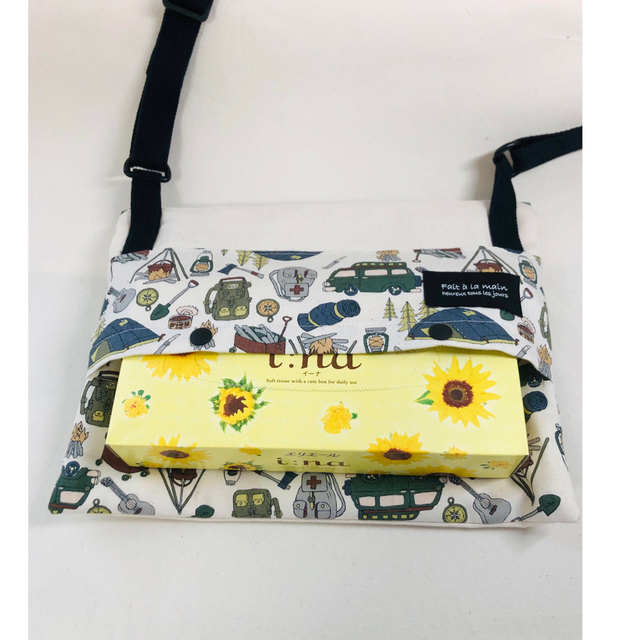 箱ティッシュがそのまま入るサコッシュ