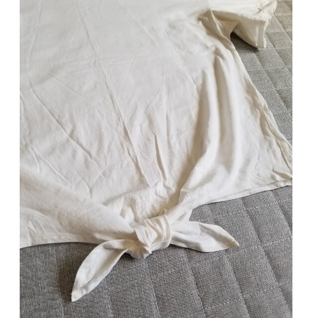 GLACIER(グラシア)のGLACIER グラシア ハニーズ 白 袖フリル Tシャツ レディースのトップス(カットソー(半袖/袖なし))の商品写真