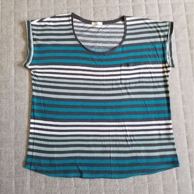 GU(ジーユー)のジーユー グリーン＆ブルー系 フレンチスリーブ Tシャツ カットソー レディースのトップス(Tシャツ(半袖/袖なし))の商品写真