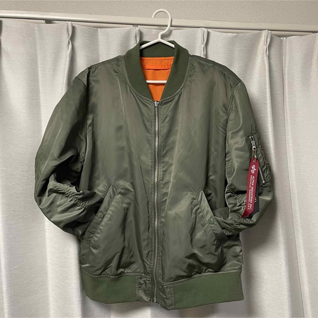 ALPHA INDUSTRIES(アルファインダストリーズ)のアルファ インダストリーズ MA-1 カーキ&オレンジ メンズのジャケット/アウター(フライトジャケット)の商品写真