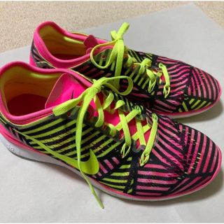 ナイキ(NIKE)のNIKE FREE TR FIT 5.0 ランニングシューズ スニーカー ピンク(スニーカー)