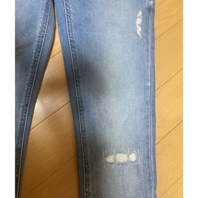 ZARA(ザラ)の新品未使用　ZARA スキニージーンズ　ザラ　デニム レディースのパンツ(デニム/ジーンズ)の商品写真