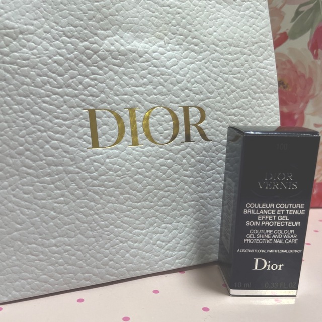 Dior(ディオール)の[未使用]Dior ディオール　ヴェルニ　100ヌードルック コスメ/美容のネイル(マニキュア)の商品写真