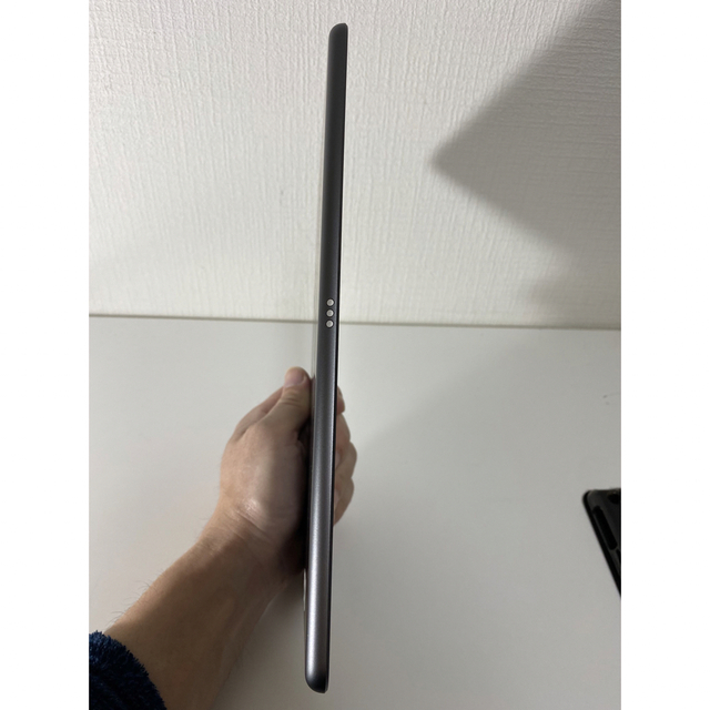 Apple(アップル)のiPad 第8世代 Wi-Fi 中古 ジャンク 部品取り スマホ/家電/カメラのPC/タブレット(タブレット)の商品写真