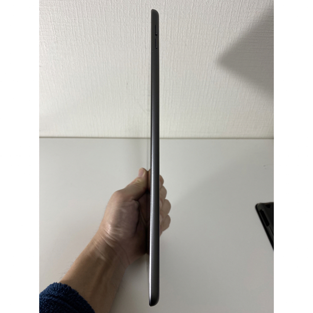 Apple(アップル)のiPad 第8世代 Wi-Fi 中古 ジャンク 部品取り スマホ/家電/カメラのPC/タブレット(タブレット)の商品写真