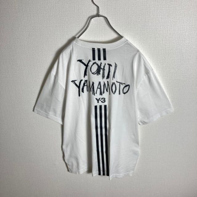 【即完売モデル】Y-3　バックプリント入手困難tシャツ　スリーストライプ　希少