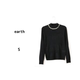 アースミュージックアンドエコロジー(earth music & ecology)のアースミュージックエコロジー【ビジューハイネックニット S ブラック】上品　薄手(ニット/セーター)