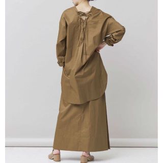 カレンソロジー(Curensology)のA2230 美品　カレンソロジー　ゆったりブラウス　レースアップ　ラウンドヘム(シャツ/ブラウス(長袖/七分))