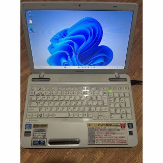 トウシバ(東芝)の東芝dynabook T451/58EW/i7/ メ8GB/SSD256GB(ノートPC)