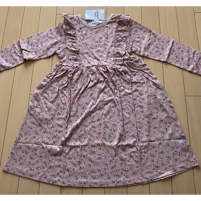 BeBe(ベベ)のべべ系 SLAP SLIP チェリー柄フリルワンピース 130 キッズ/ベビー/マタニティのキッズ服女の子用(90cm~)(ワンピース)の商品写真