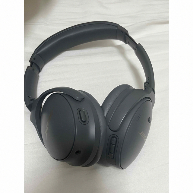 BOSE(ボーズ)のBose QuietComfort 45 ヘッドフォン　エクリプスグレー スマホ/家電/カメラのオーディオ機器(ヘッドフォン/イヤフォン)の商品写真