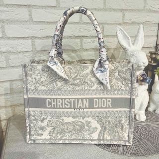 クリスチャンディオール(Christian Dior)のディオール　ブックトート　大きいほうのサイズ！(トートバッグ)