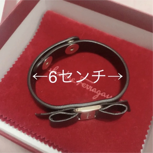 Salvatore Ferragamo(サルヴァトーレフェラガモ)のFerragamo リボン　ブレスレット レディースのアクセサリー(ブレスレット/バングル)の商品写真