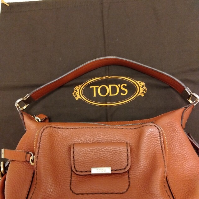 TOD'S(トッズ)のカジコ様★TOD’S トッズ レディース　ショルダーバッグ保存袋付きシボ革レザー レディースのバッグ(ショルダーバッグ)の商品写真