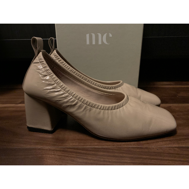 me（ミー）Soft Leather Square Pumps　ベージュ　日本製 レディースの靴/シューズ(ハイヒール/パンプス)の商品写真