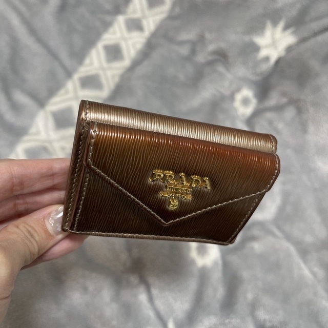 PRADA(プラダ)の週末値下げ！プラダ　ミニウォレット レディースのファッション小物(財布)の商品写真