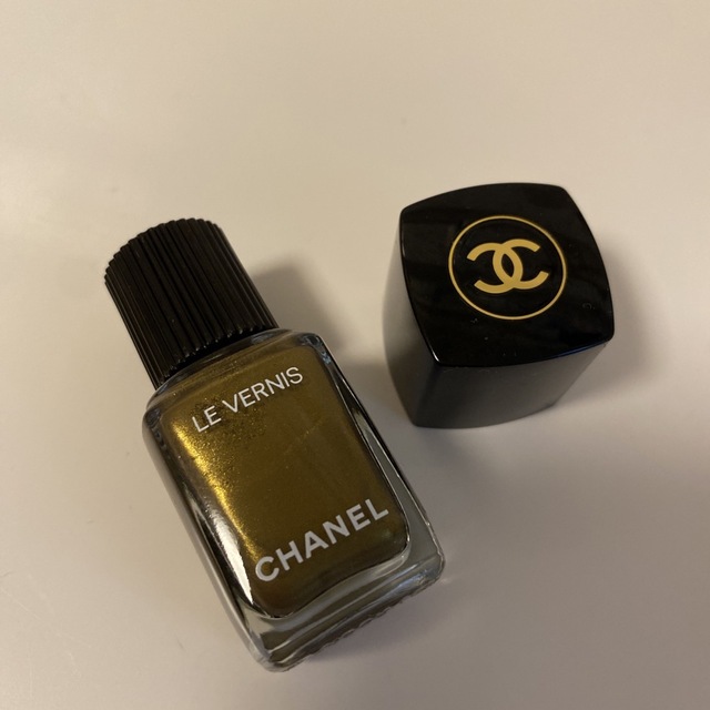 CHANEL(シャネル)の未開封 CHANEL ネイル965 限定完売品 コスメ/美容のネイル(マニキュア)の商品写真