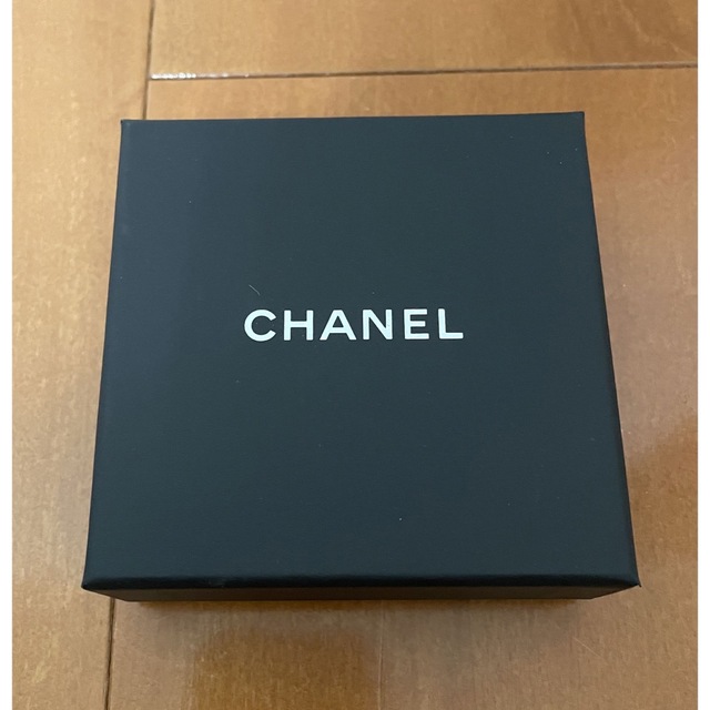 CHANEL(シャネル)の★★   りぃ様　ご専用です　★★ レディースのアクセサリー(ブローチ/コサージュ)の商品写真