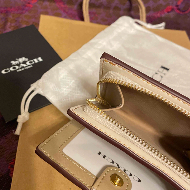 COACH(コーチ)のCOACH コーチ ストロベリー2つ折財布【新品】 メンズのファッション小物(折り財布)の商品写真