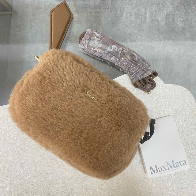 Max Mara(マックスマーラ)の【新品】Max Mara テディベア ショルダーバッグ キャメル クロスボディ レディースのバッグ(ショルダーバッグ)の商品写真