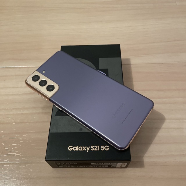 Galaxy(ギャラクシー)のGalaxy S21 韓国版SIMフリー ファントムバイオレット 美品 スマホ/家電/カメラのスマートフォン/携帯電話(スマートフォン本体)の商品写真