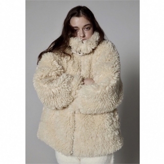 エピヌ(épine)の【IVE レイちゃん着用】 sheep mouton coat(ムートンコート)