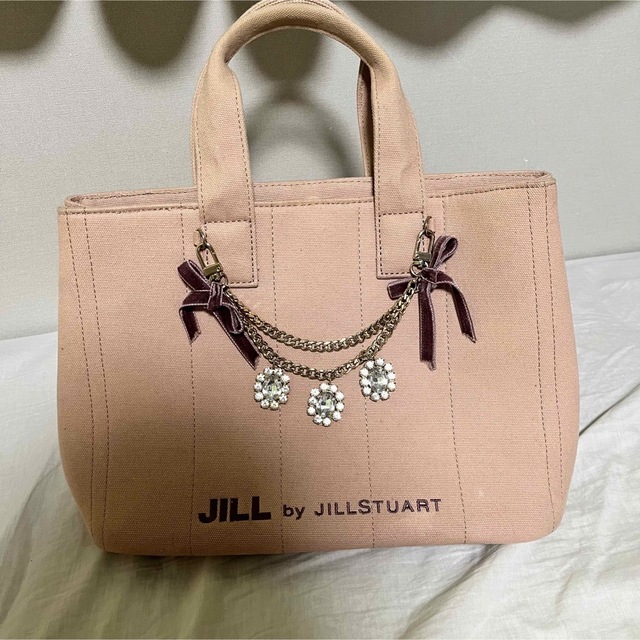 JILL by JILLSTUART(ジルバイジルスチュアート)のジルバイジルスチュアート ジュエルリボントート レディースのバッグ(ハンドバッグ)の商品写真