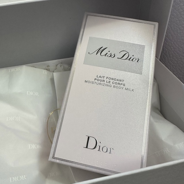 Dior ボディミルク　新品　箱あり