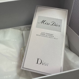 ディオール(Dior)のDior ボディミルク　新品　箱あり(ボディローション/ミルク)