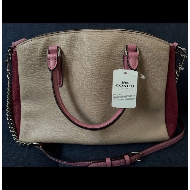 COACH(コーチ)の新品 COACH コーチ 2wayショルダー ベージュ ピンク レディースのバッグ(ショルダーバッグ)の商品写真