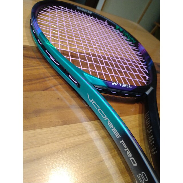 YONEX(ヨネックス)のほぼ新品☆YONEX　vcorepro100 ブイコアプロ　テニスラケット スポーツ/アウトドアのテニス(ラケット)の商品写真